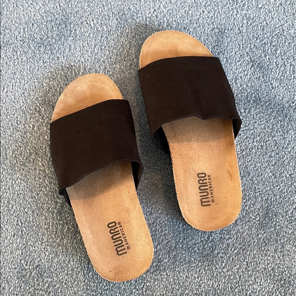 Munro Black Slide Sandals Size 6W